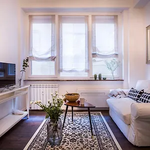 https://seven-home.it-lombardy.com